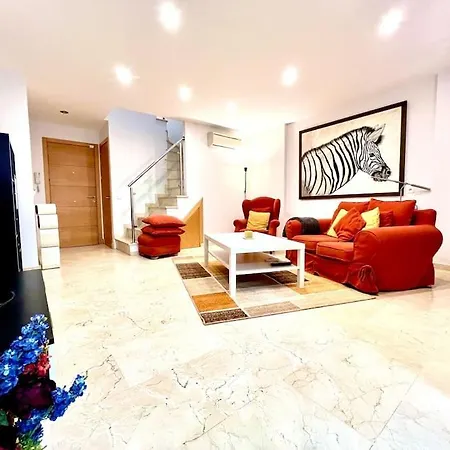 ático Coqueto En Marbella, Cerca Puerto Banús *