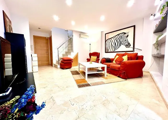 Atico Coqueto En Marbella, Cerca Puerto Banus *