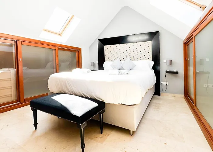 Atico Coqueto En Marbella, Cerca Puerto Banus *